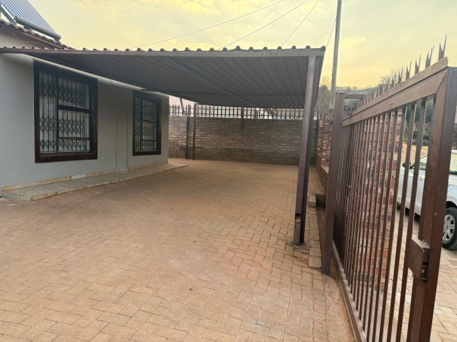 2 Bedroom Property for Sale in Ikageng North West